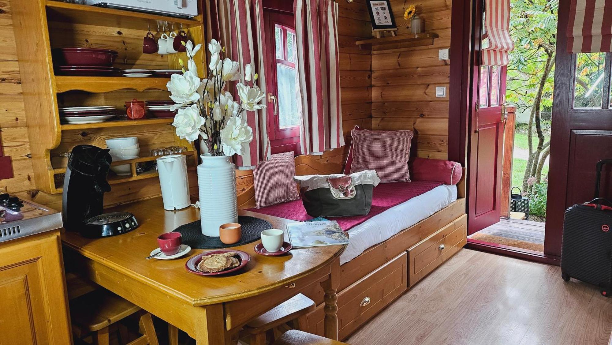 Le Roulottes Du Petit Gouffre De Padirac Avec Spa Exteriör bild
